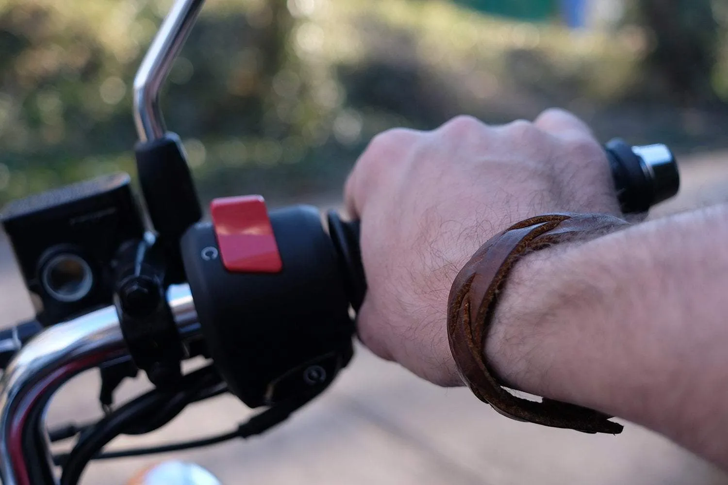 BRAIDED LEATHER BRACELET