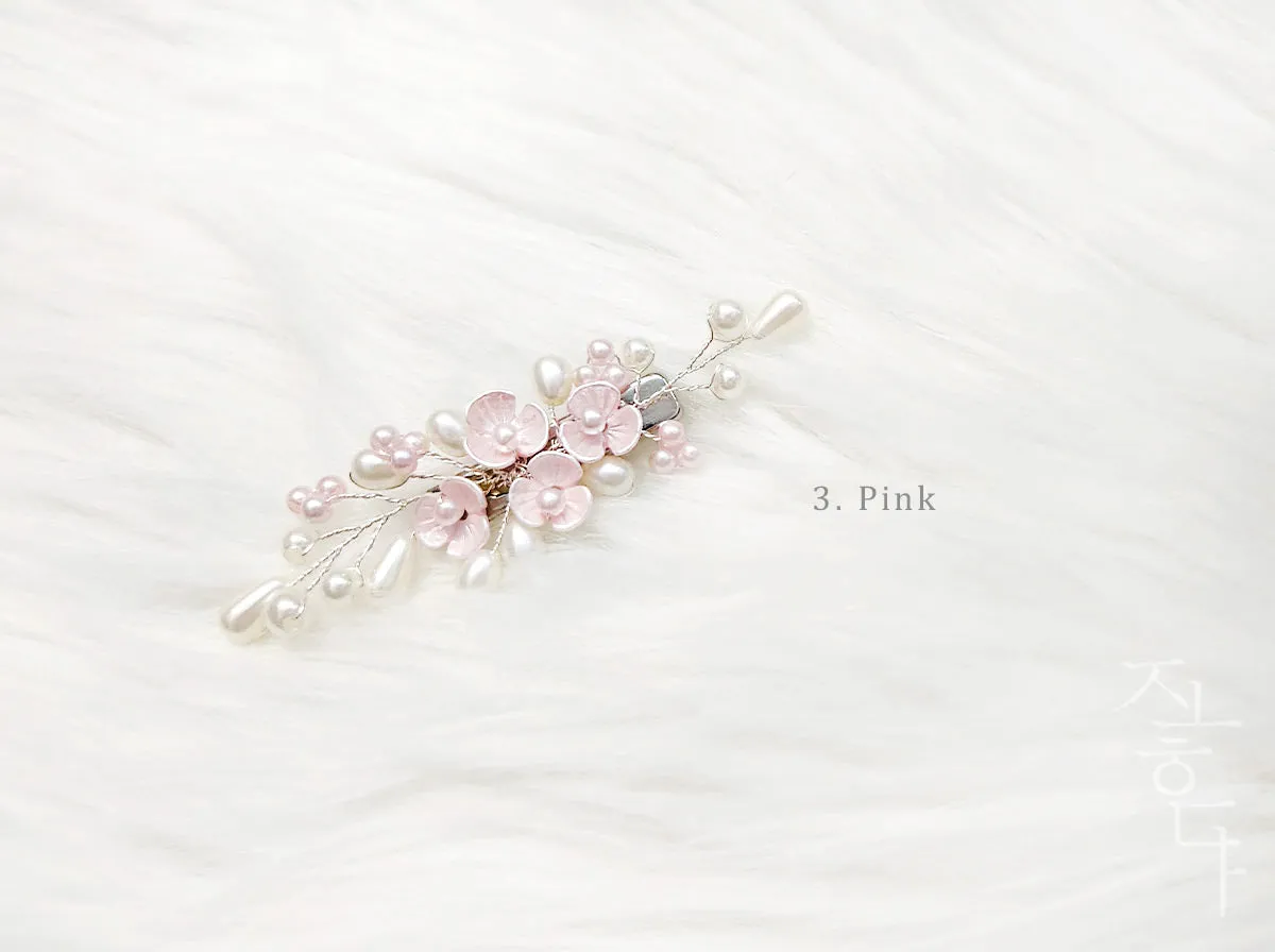 Cute Flower with Beads Hair Pin (3 Colors)