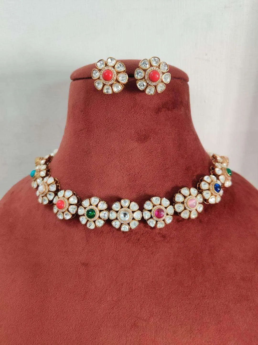 Floral Shape Choker Set