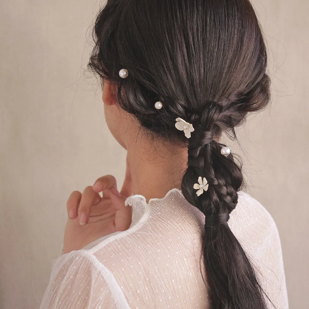 Flower and Pearl Twist Hairpin Set