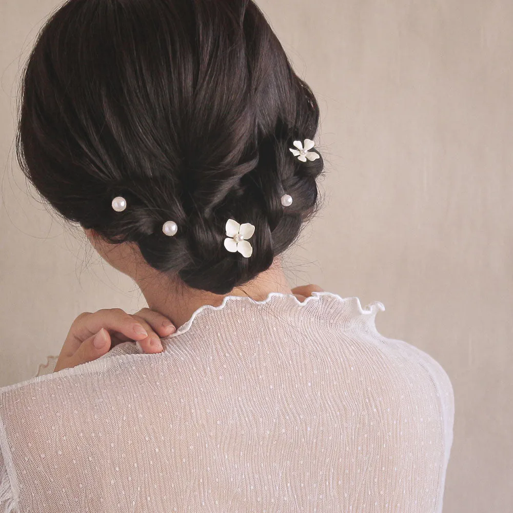 Flower and Pearl Twist Hairpin Set