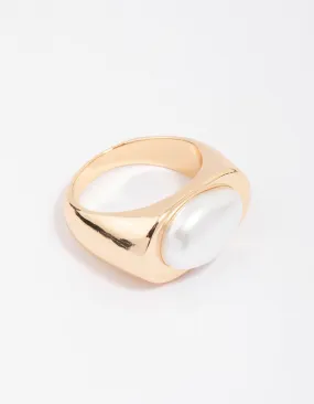 Gold Oval Pearl Signet Ring