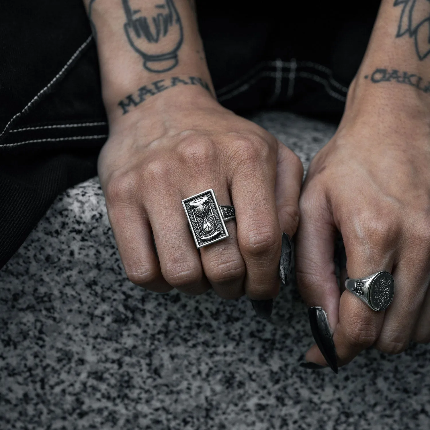 MEGHAN CLARKE X STATEMENT "Memento Mori" Signet Ring