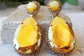 Metallic gold earrings