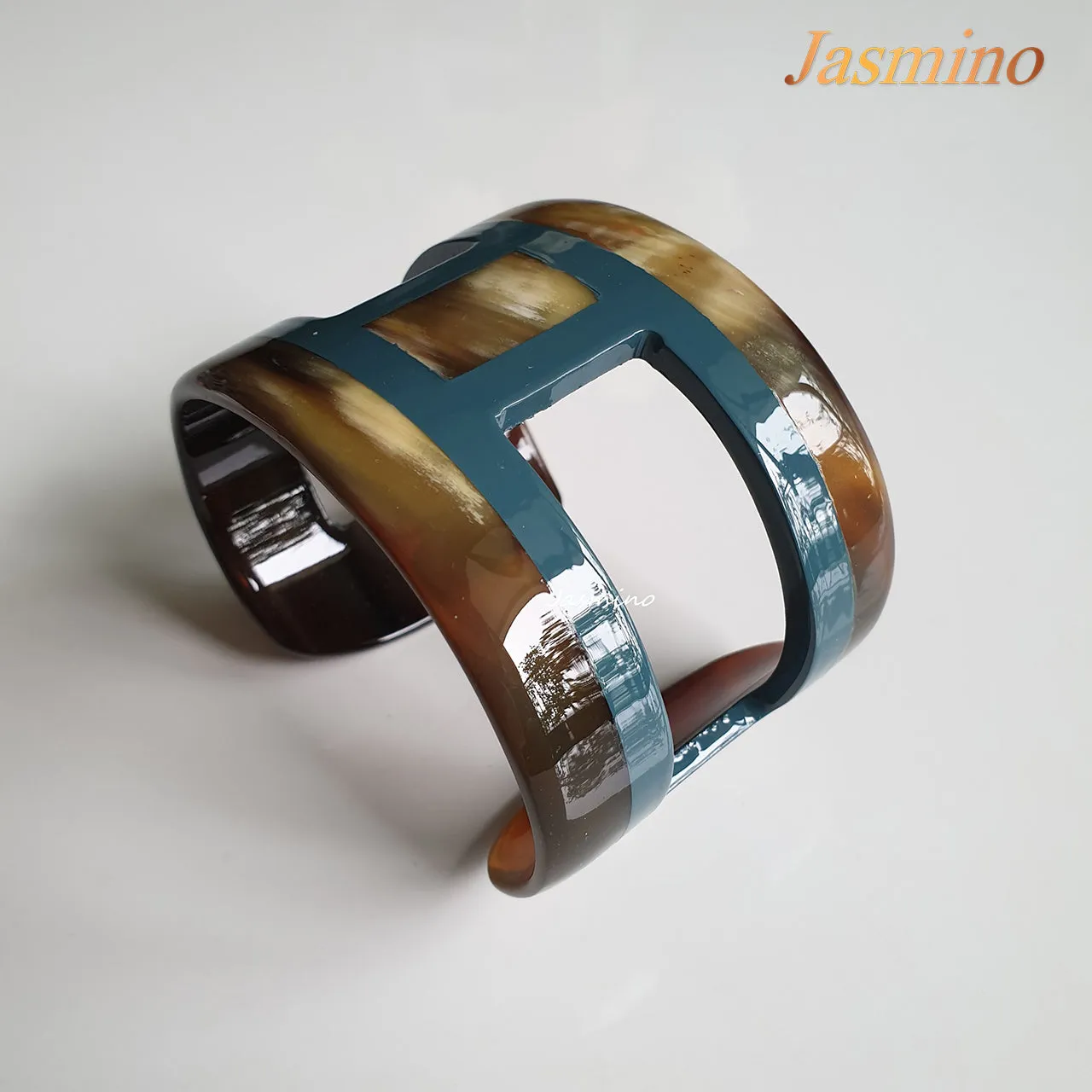 Natural Handmade Bracelet Cuff J17594, Made by Buffalo Horn and Lacquer