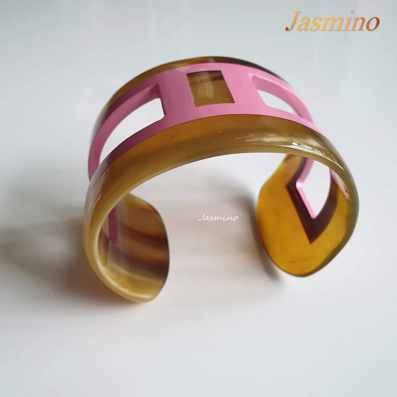 Natural Handmade Bracelet Cuff J17594, Made by Buffalo Horn and Lacquer