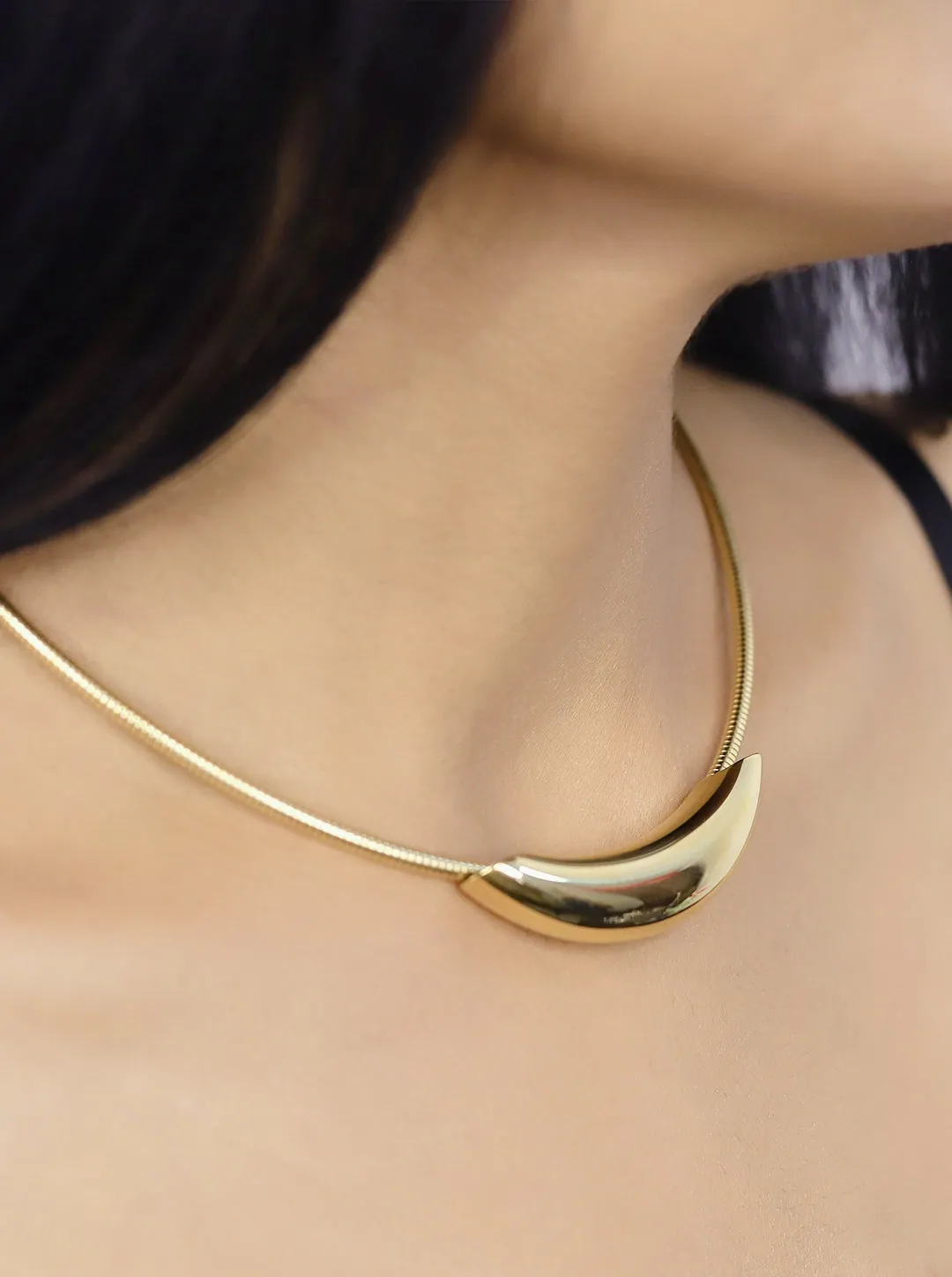 Ornaio 18K Gold-Plated Tarnish-Free Sleek Gold Choker Necklace