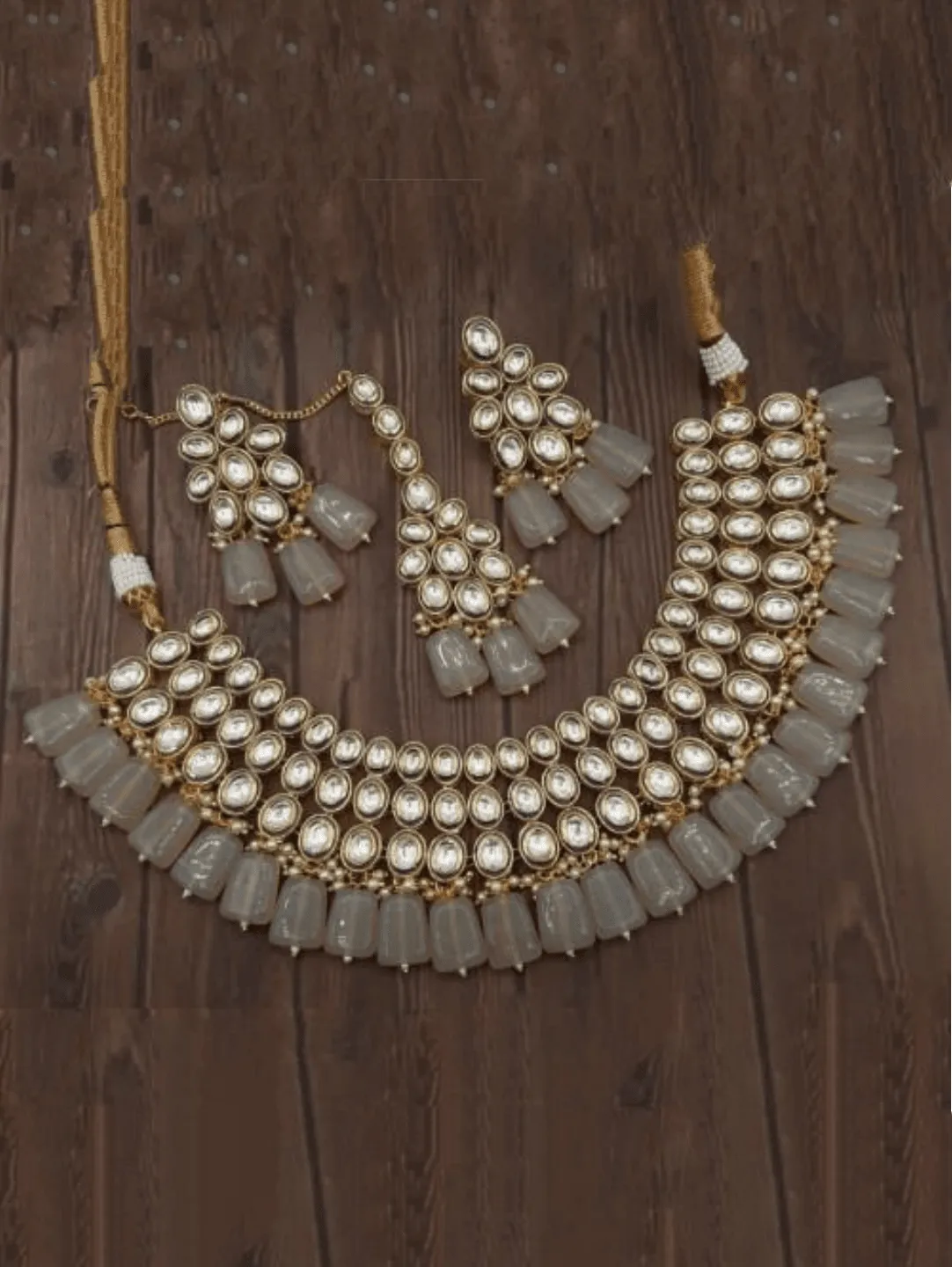 Oval Kundan Choker Necklace Set With Beads