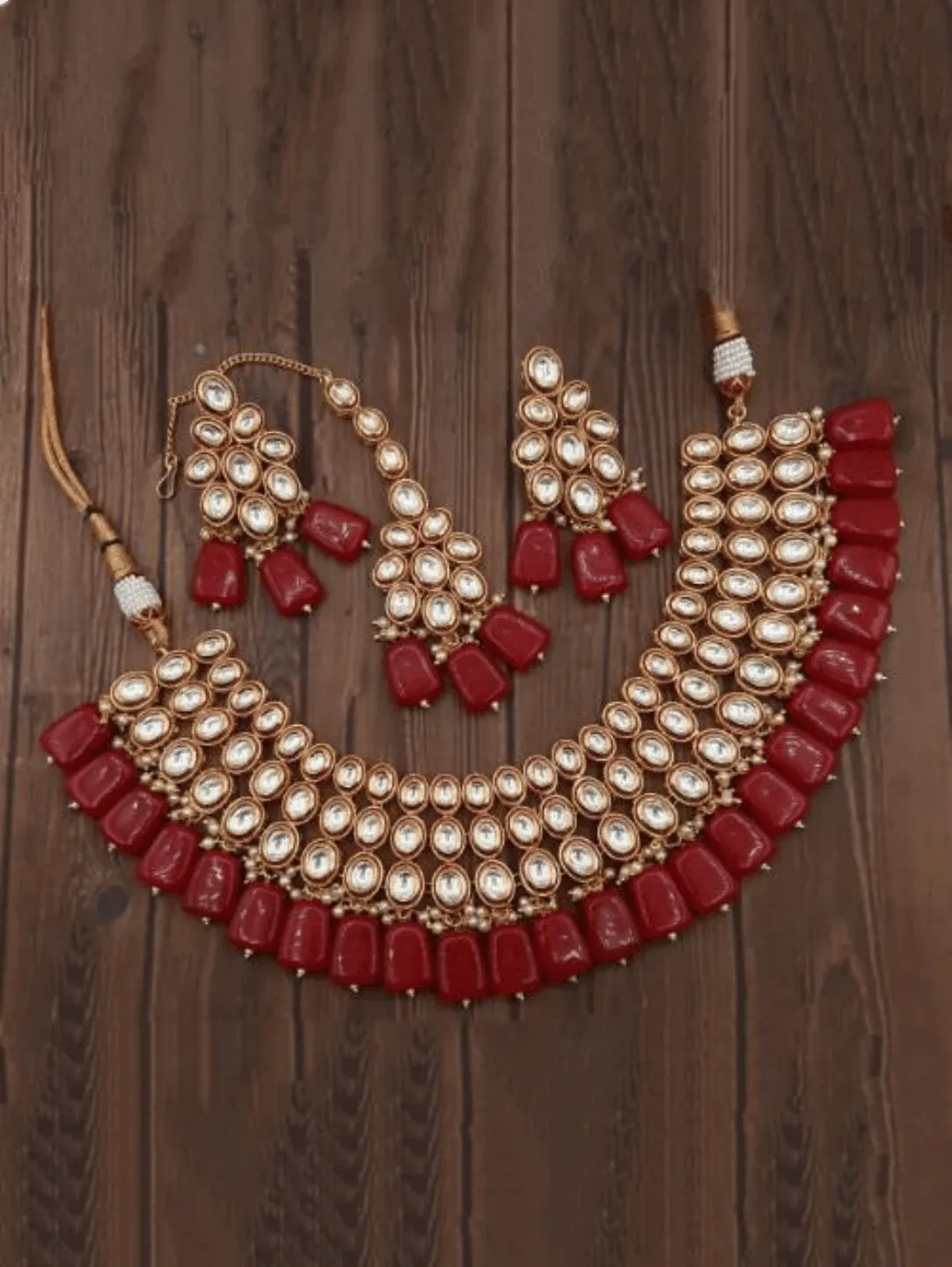 Oval Kundan Choker Necklace Set With Beads