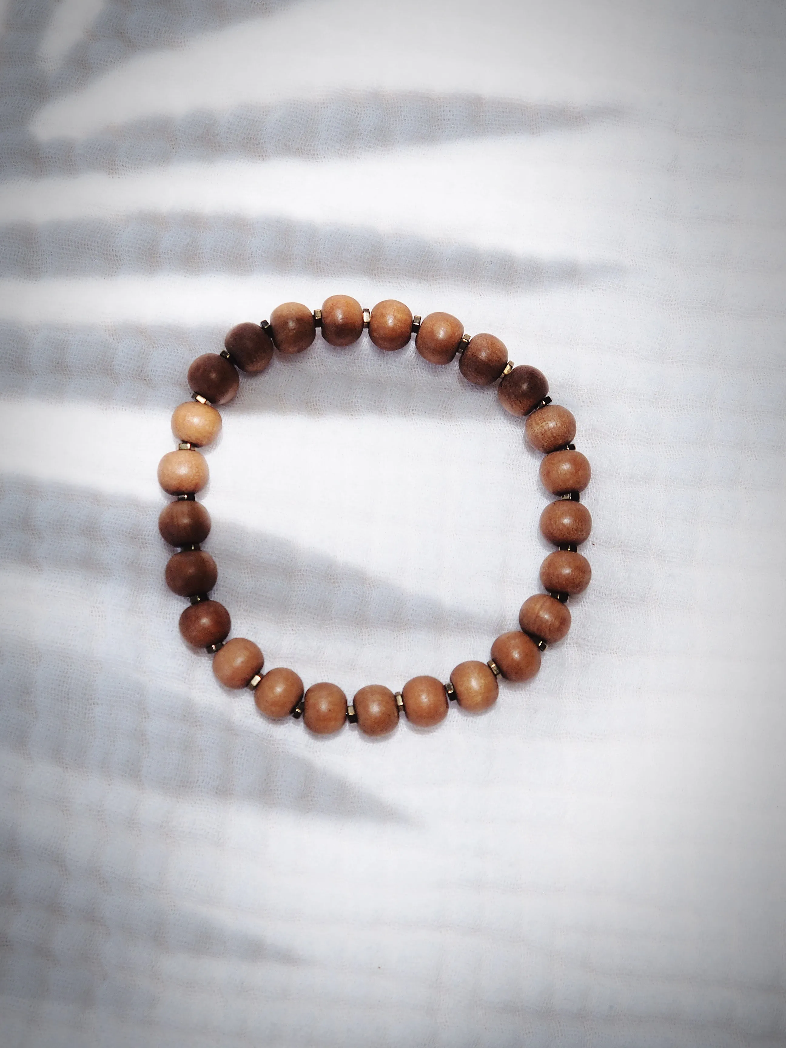 Stretchy Unisex Sandalwood Bracelet - Kawikani