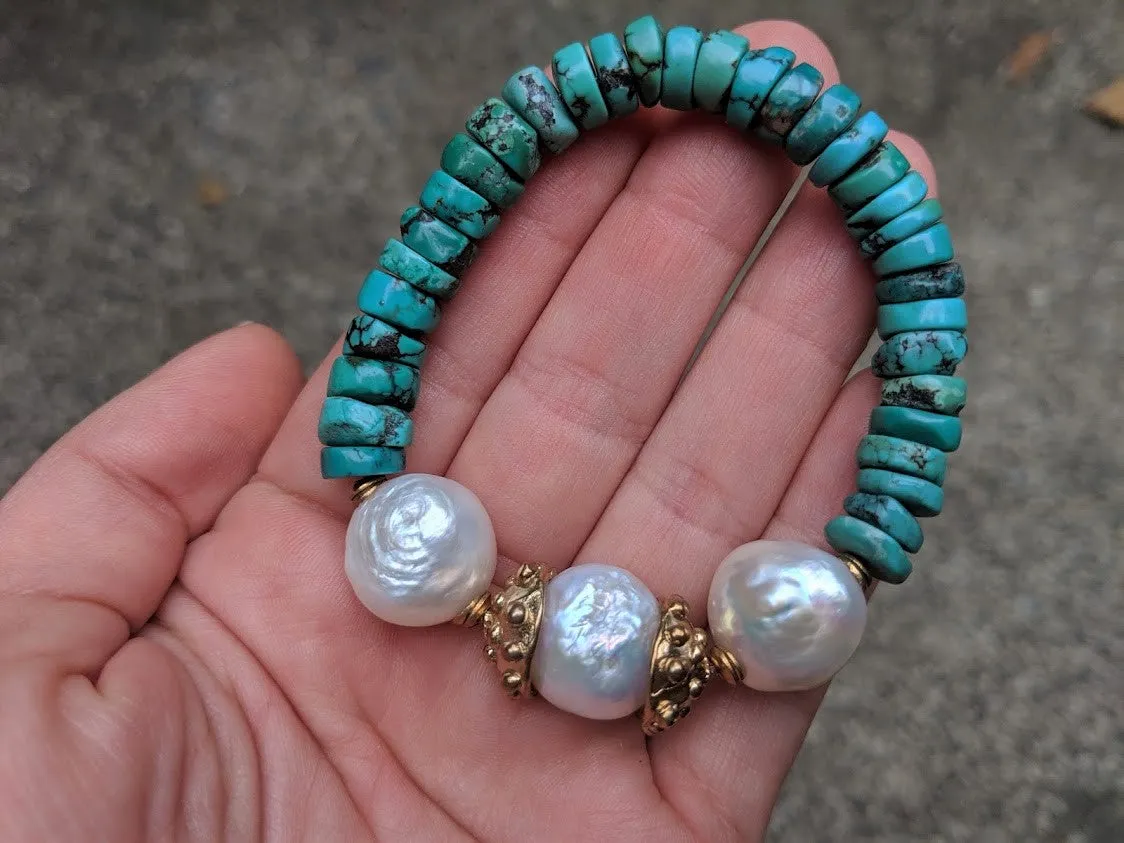 Turquoise & Three White Pearls Elastic Bracelet