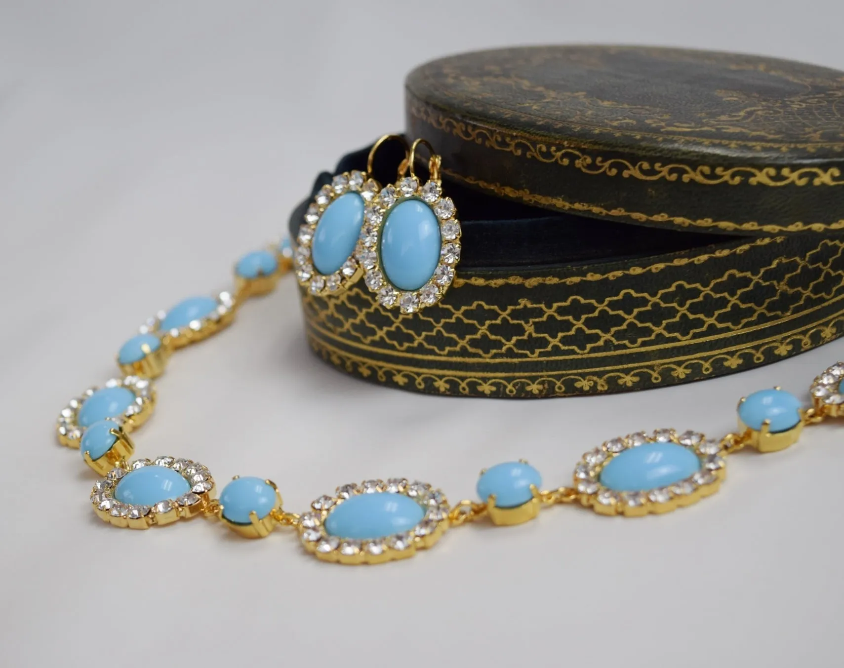 Turquoise Halo Necklace - Large Oval